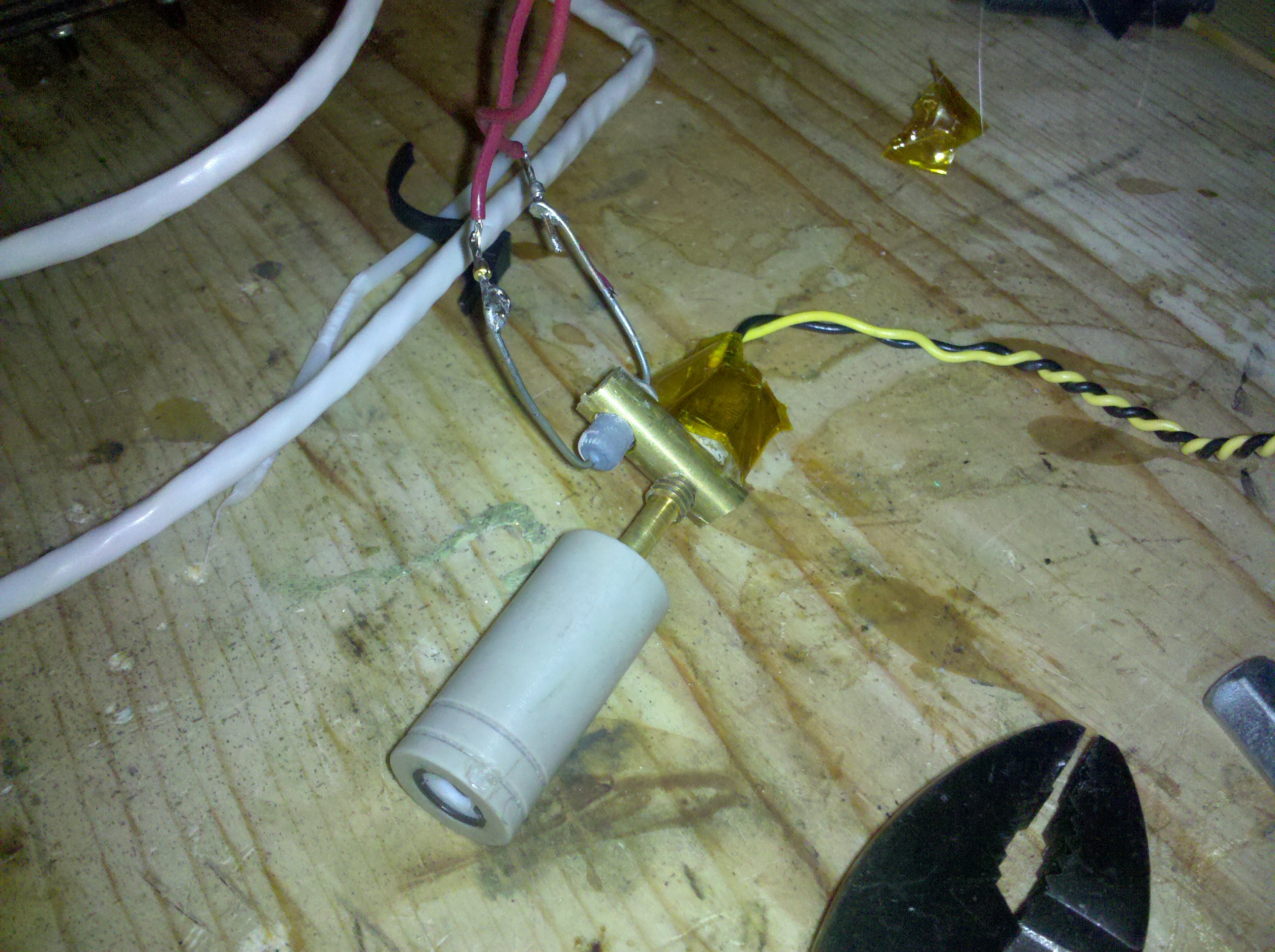 Early prototype with resistor heater